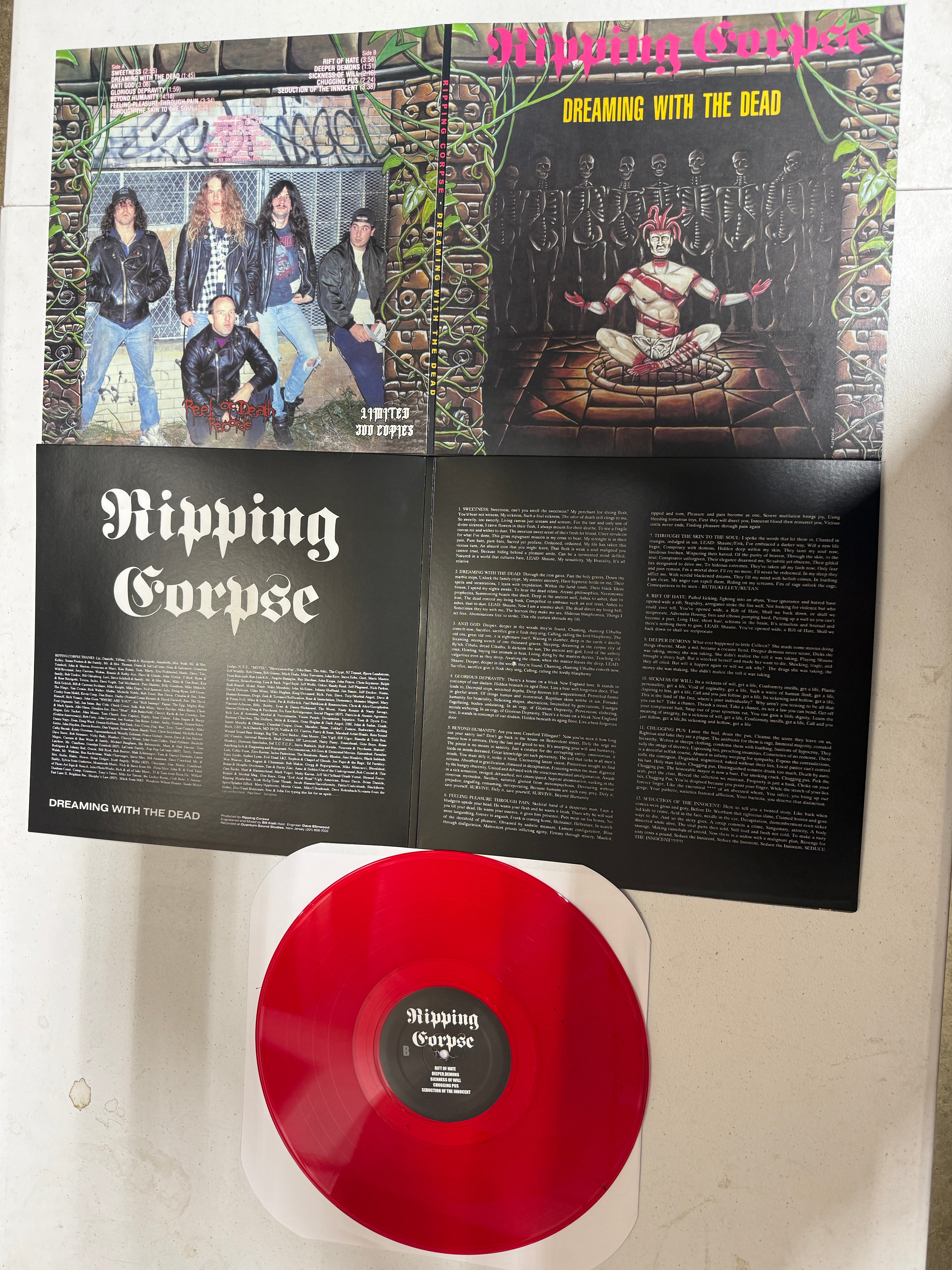 ripping-corpse-dreaming-with-the-dead-vinyle-rouge-gatefold image 2