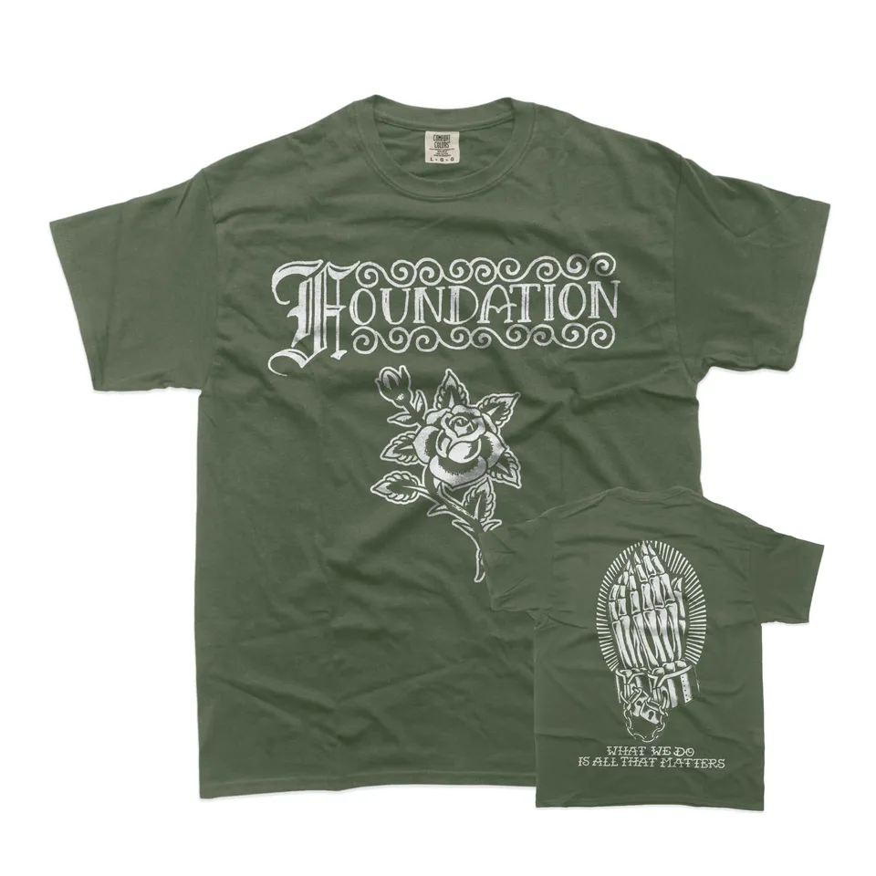 closed-casket-foundation-rose-t-shirt-coton-comfort-colors image 1