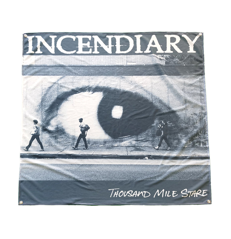 incendiary-thousand-mile-stare-drapeau-48-pouces image 1