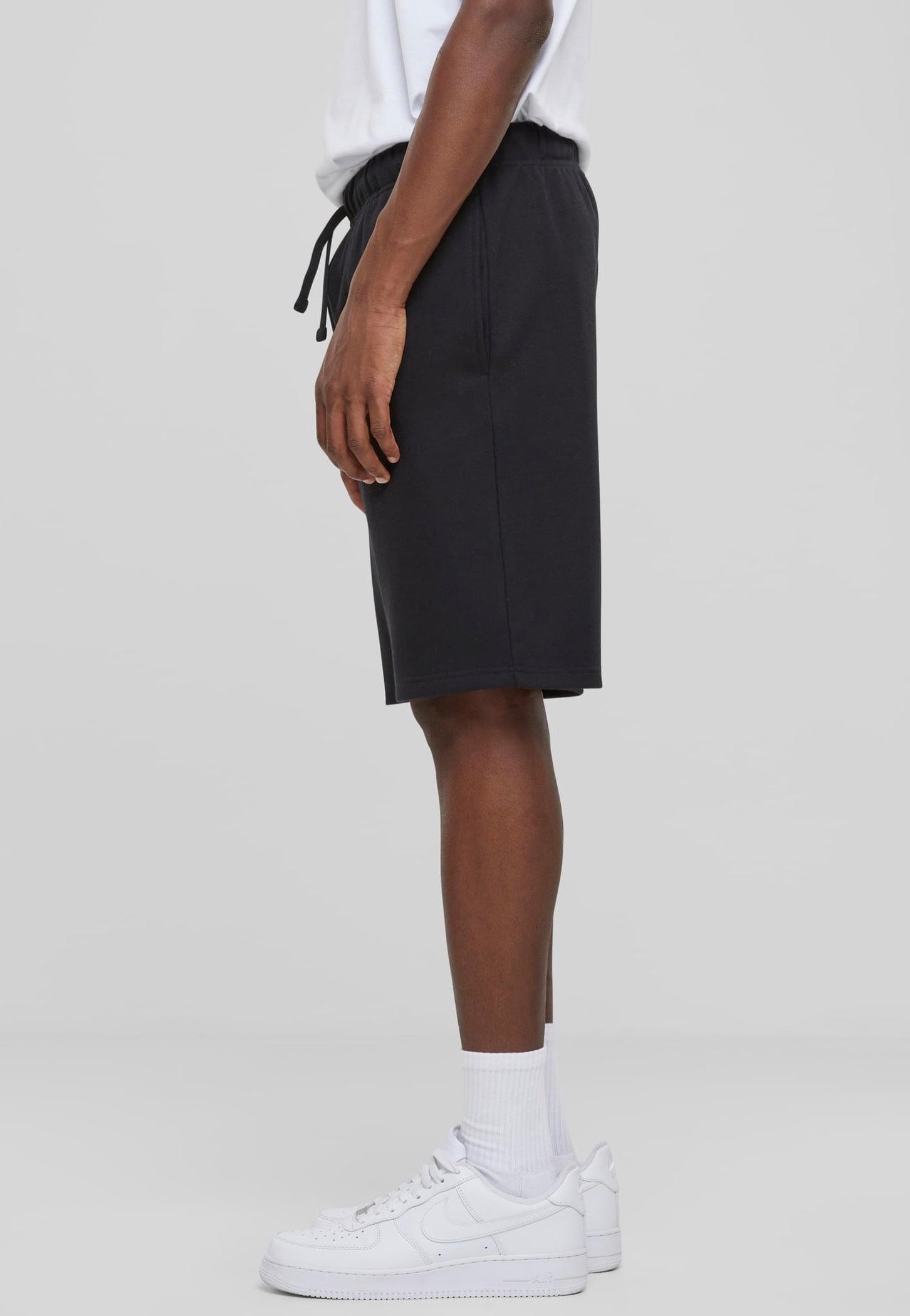urban-classics-light-terry-black-short-noir-basic image 2