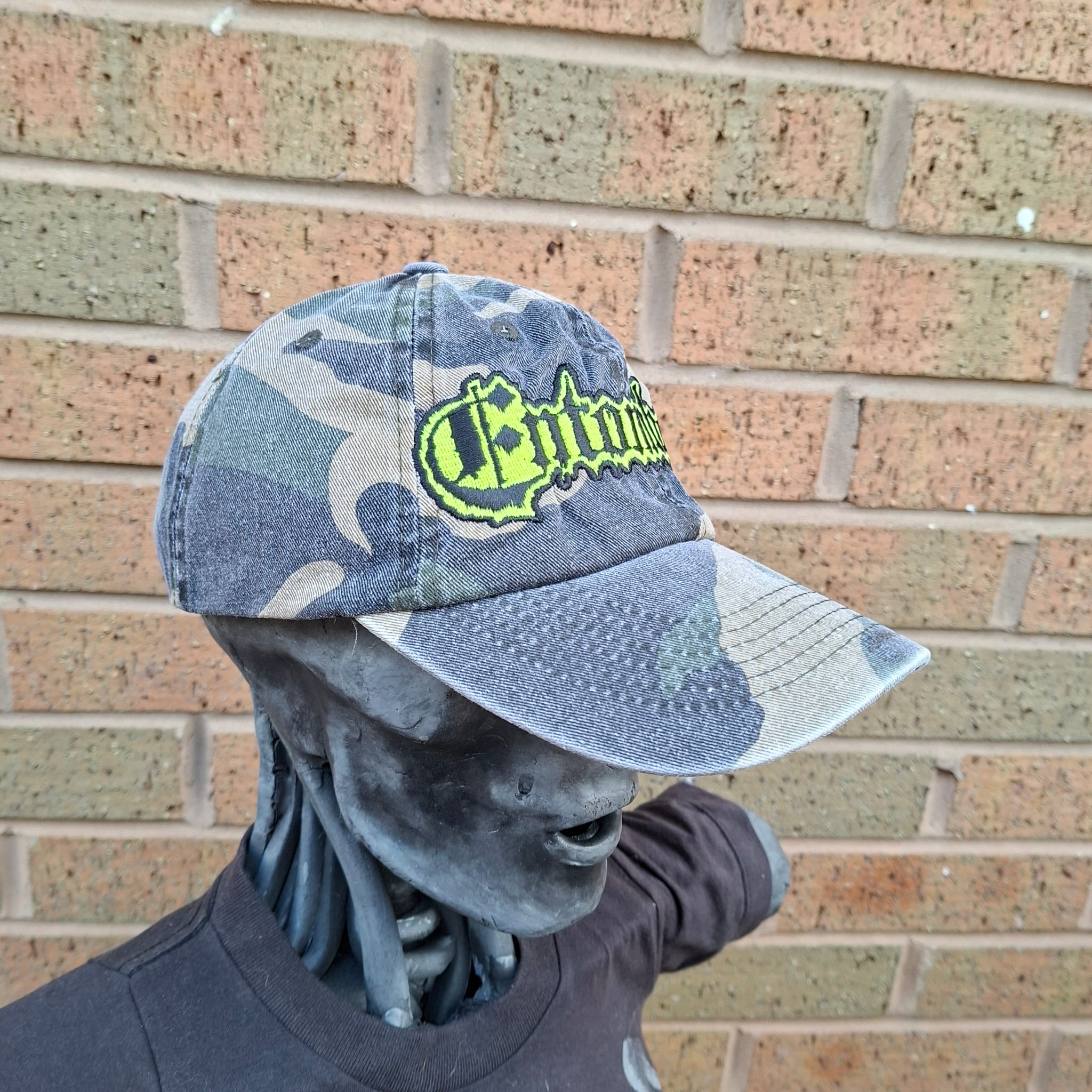 783punx-entombed-logo-casquette-dad-cap-camo-vert-phosphorescent image 3