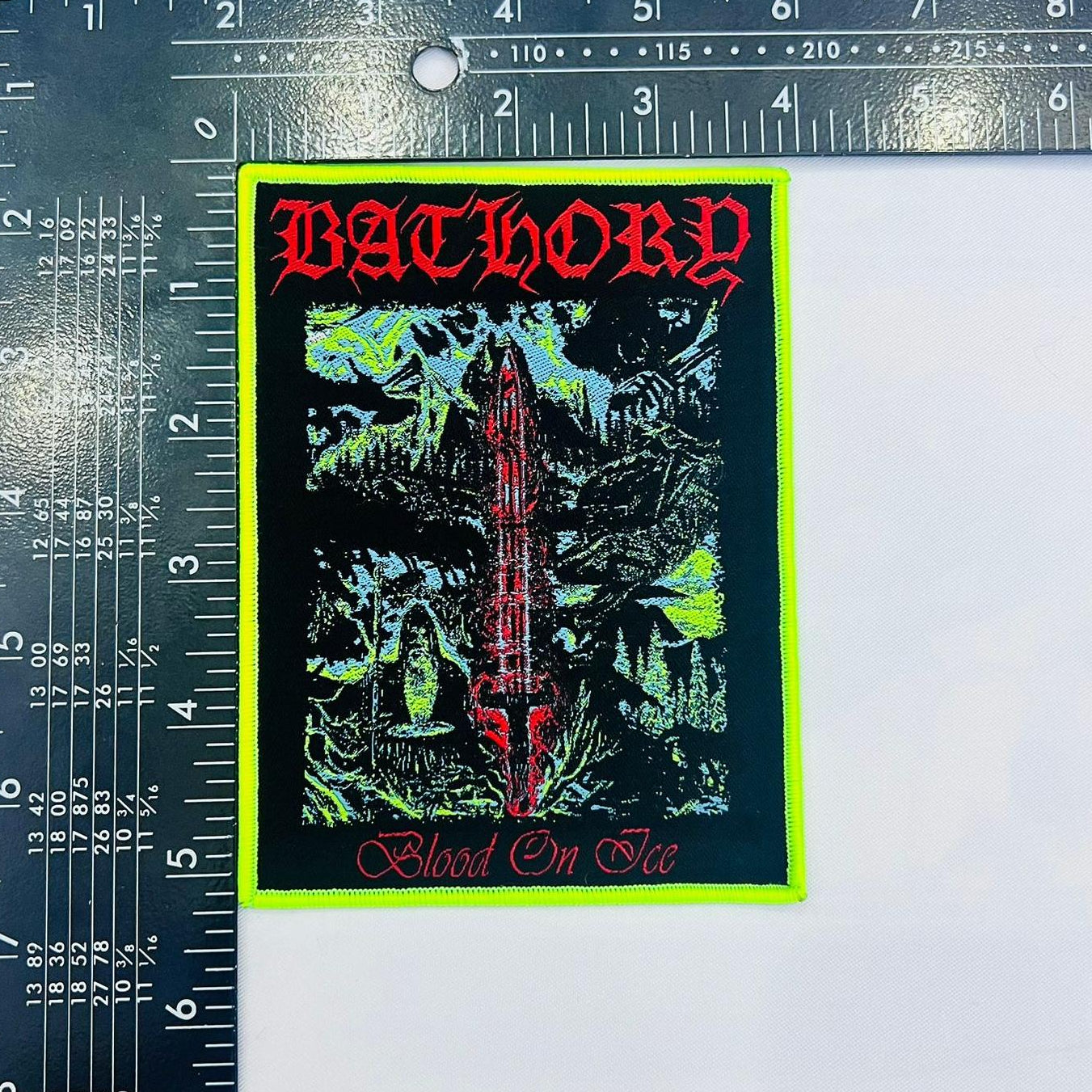 bathory-blood-on-ice-patch-tiss-bordure-jaune image 7