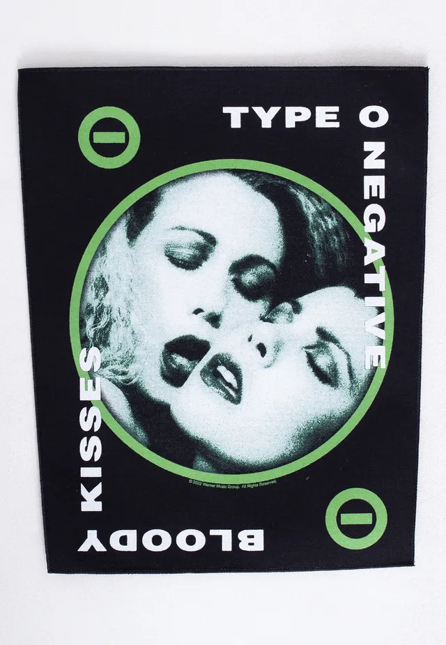 type-o-negative-bloody-kisses-backpatch-29x36-cm-vert image 1