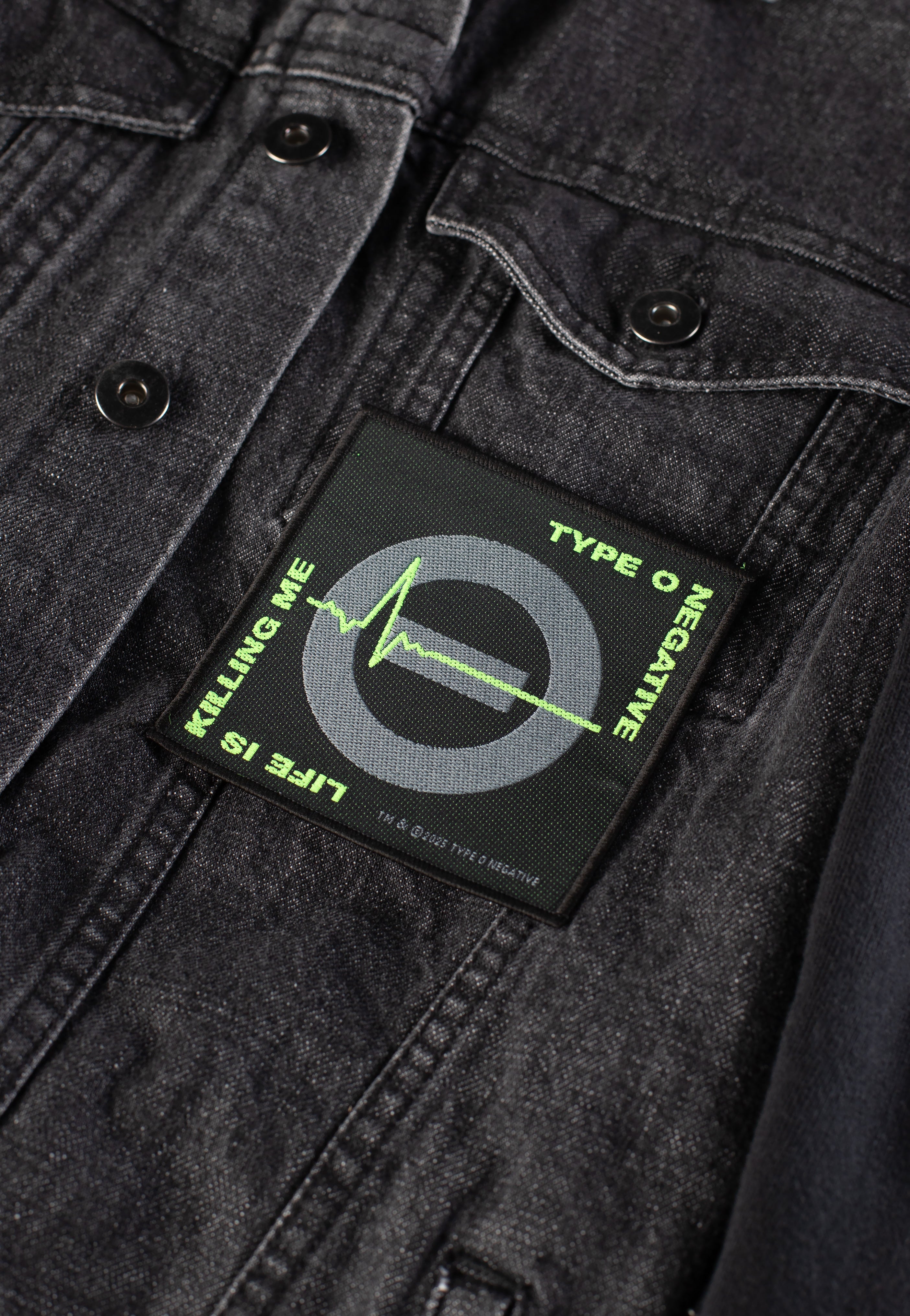 type-o-negative-life-is-killing-me-patch-noir image 2
