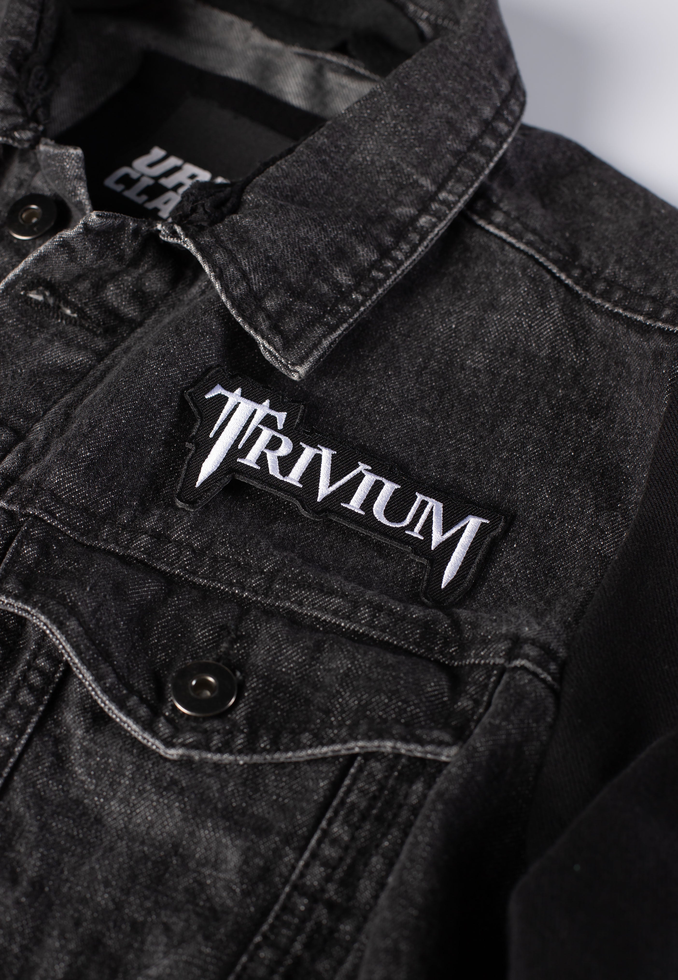 trivium-classic-logo-cusson-patch-noir-coudre image 2