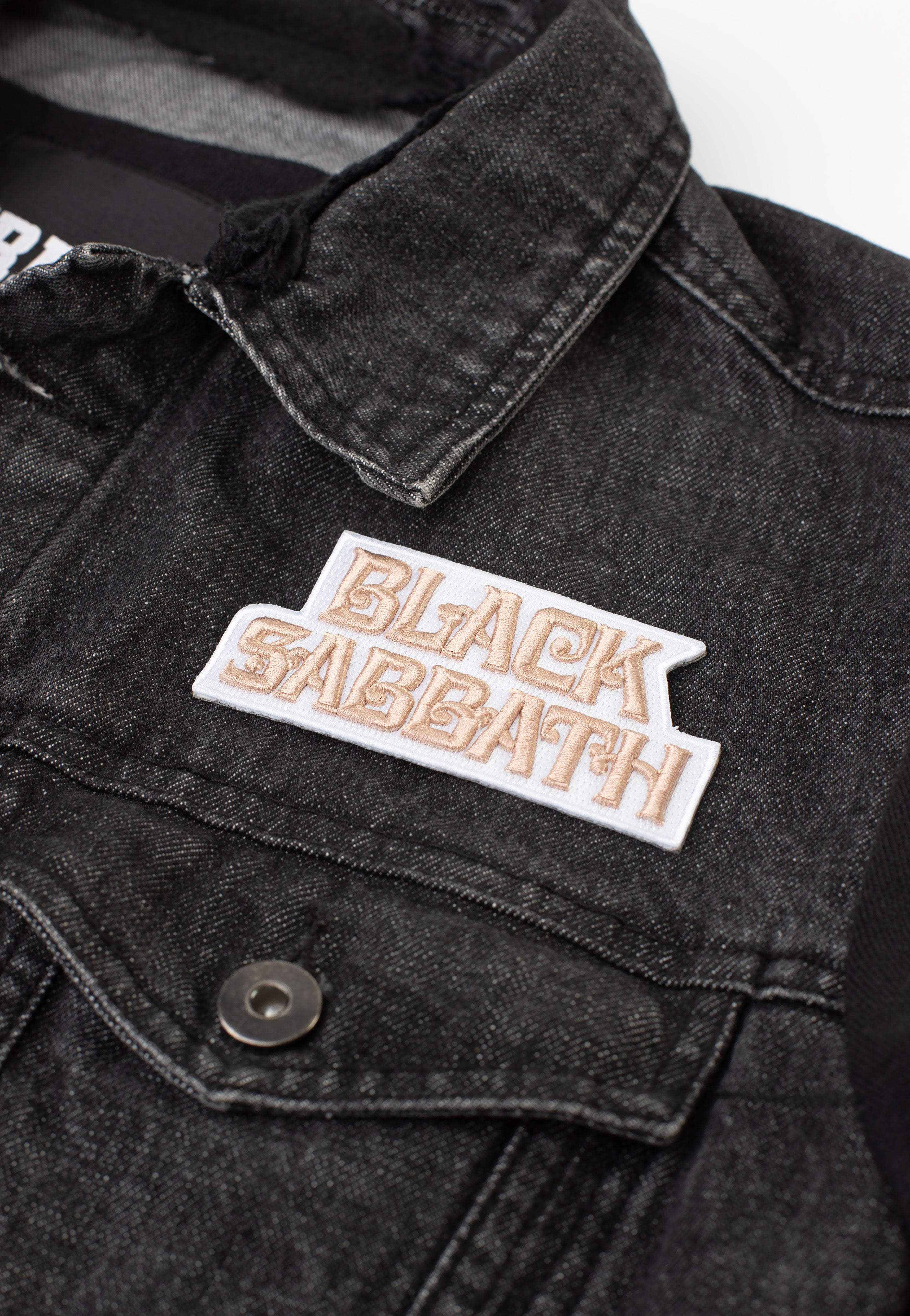 black-sabbath-text-logo-patch-cusson-blanc-taille-unique image 2