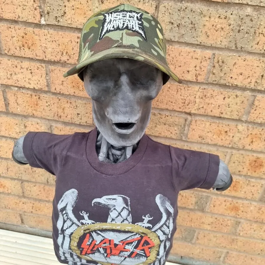 insect-warfare-logo-casquette-trucker-camo-phosphorescent image 1