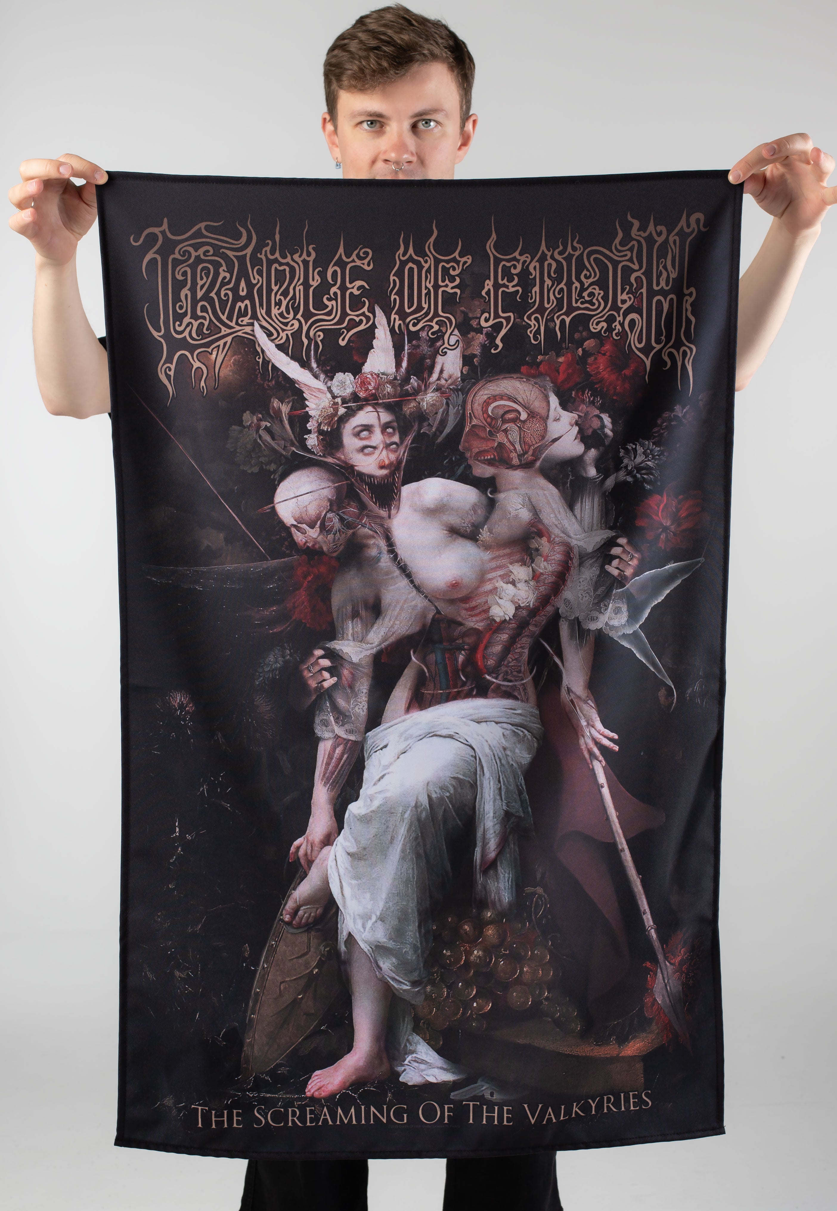 cradle-of-filth-screaming-valkyries-drapeau-multicolore image 2