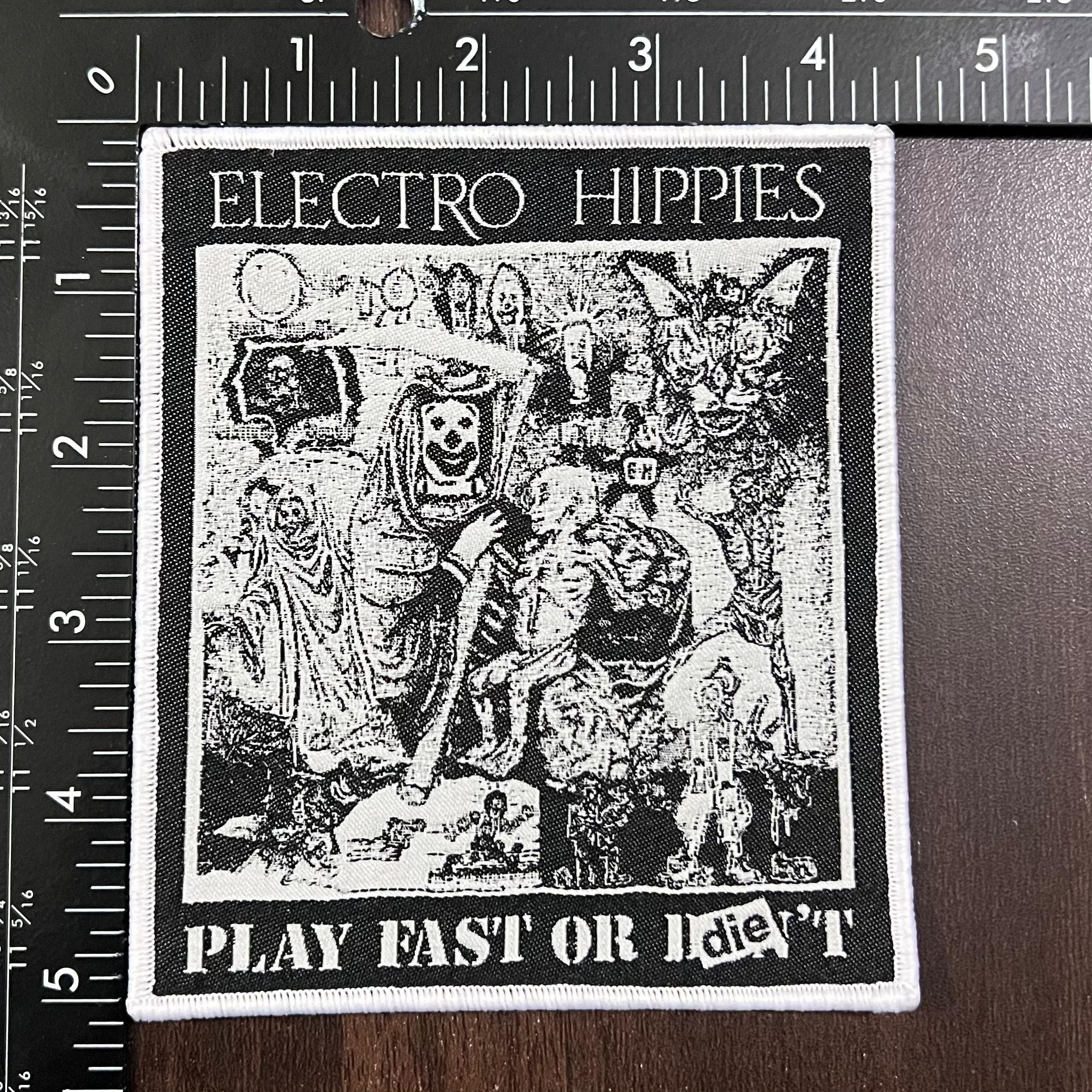 electro-hippies-play-fast-or-die-patch-tiss-border-noir image 3