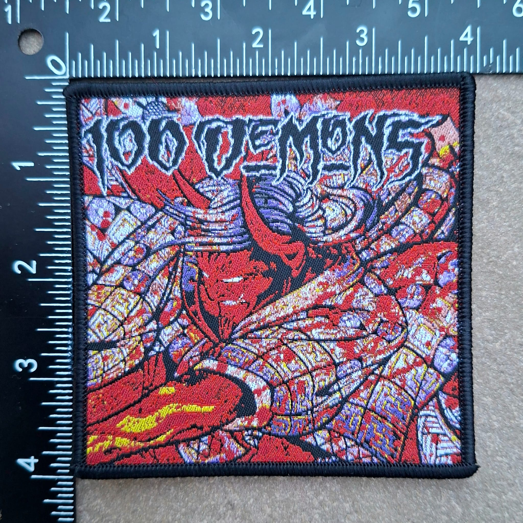 100-demons-selftitled-petit-patch-tiss-bordure-rouge image 5
