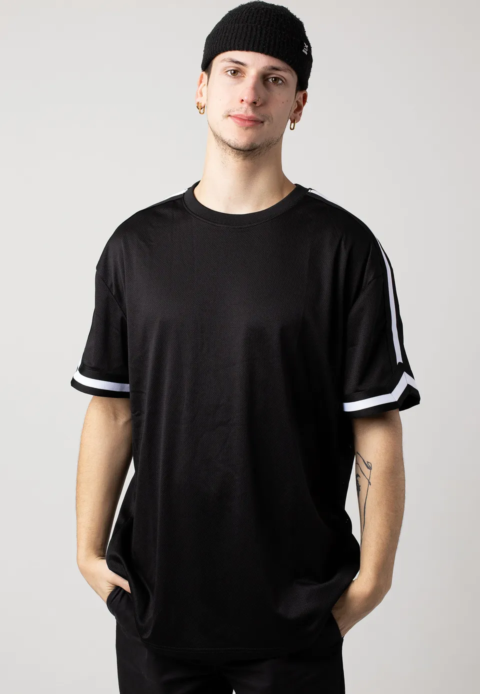 urban-classics-oversized-stripes-mesh-t-shirt-noir image 1