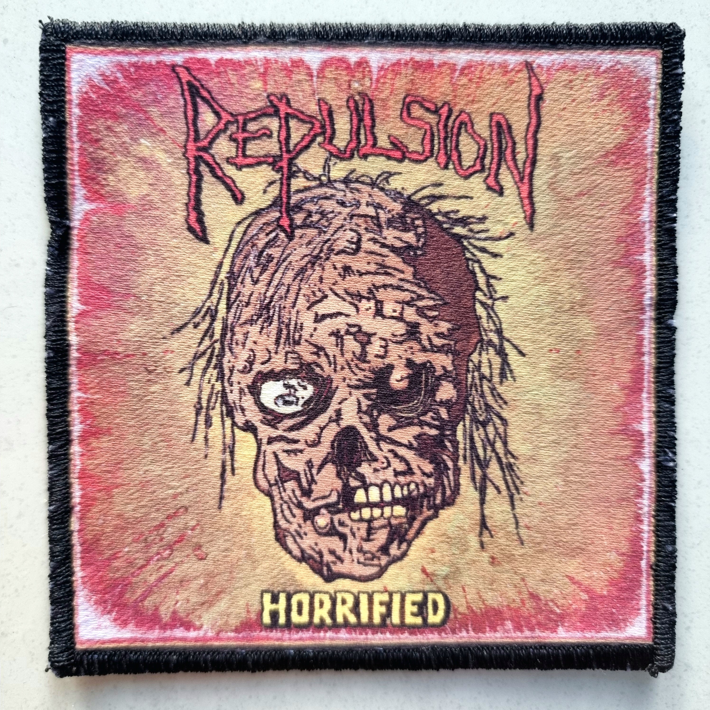 repulsion-horrified-patch-petit-coudre image 1
