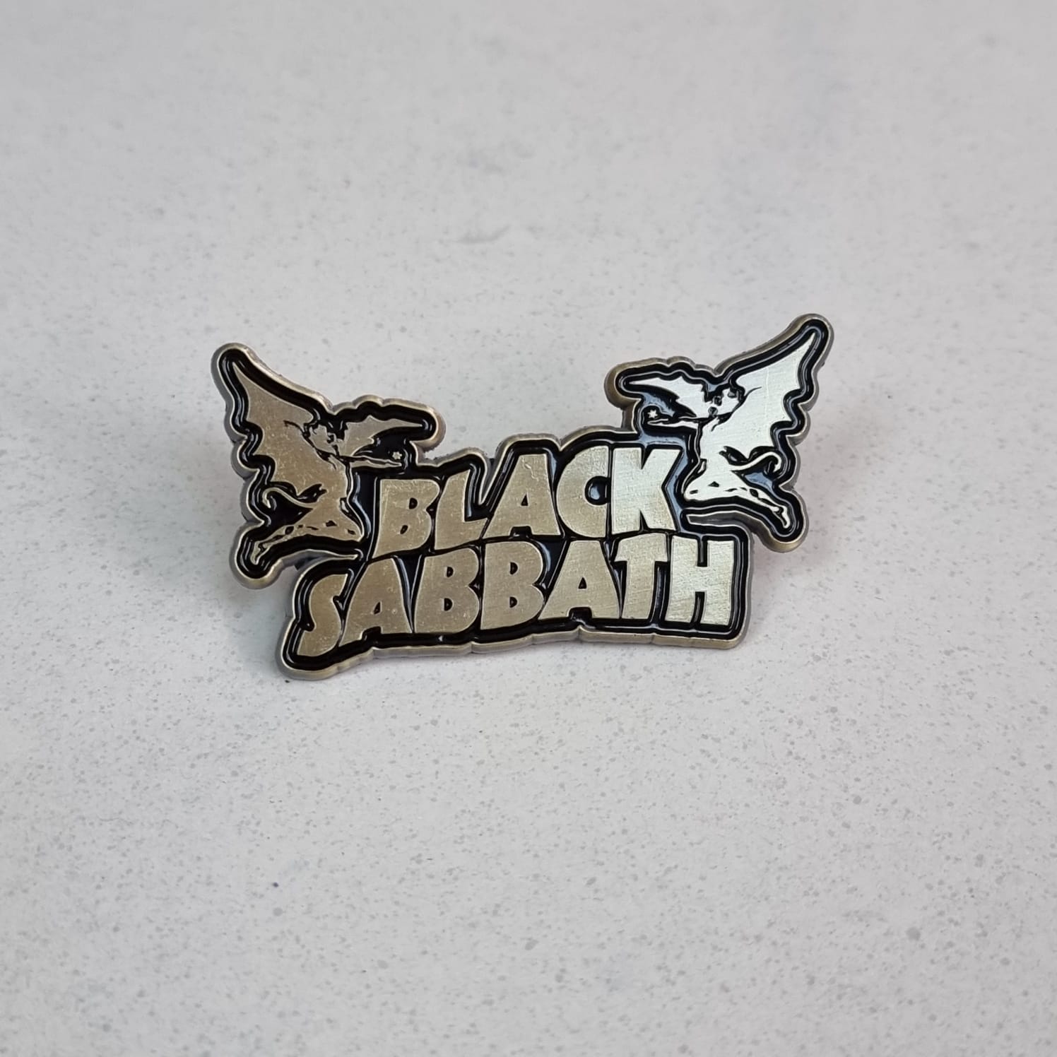 black-sabbath-logo-pin-s-mail-58-mm-violet image 3
