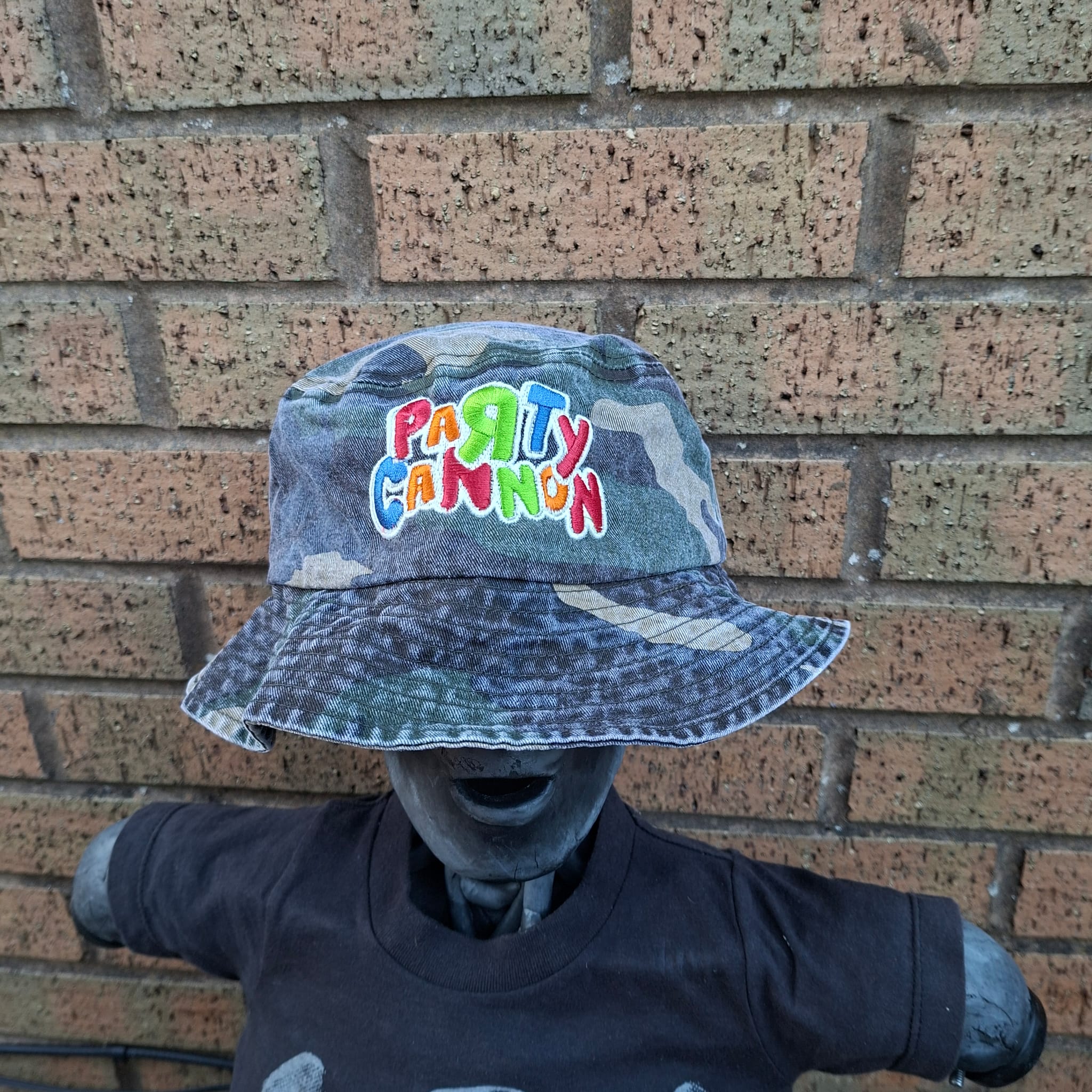 party-cannon-glow-in-the-dark-bob-camo-vert-brod image 3