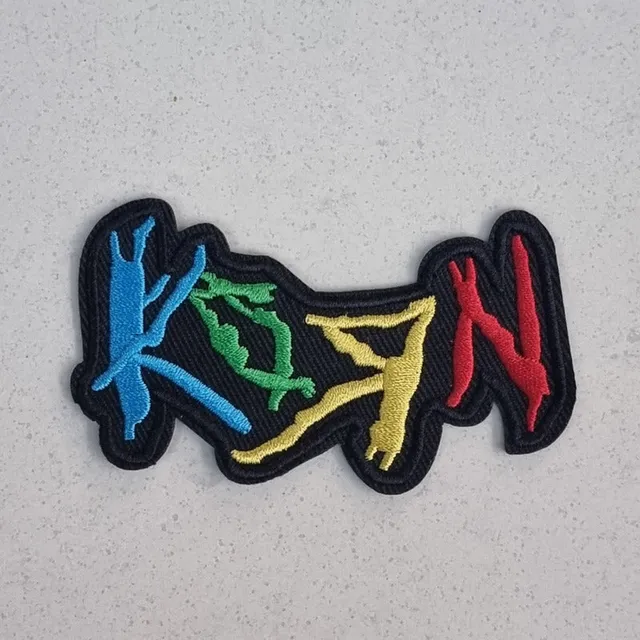 korn-logo-colours-patch-petit-cusson-coudre image 1