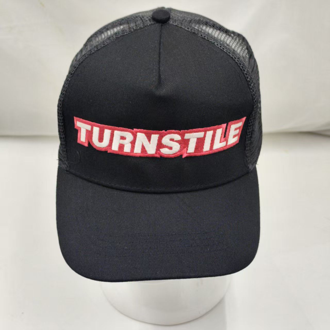 turnstile-logo-casquette-trucker-phosphorescente image 3