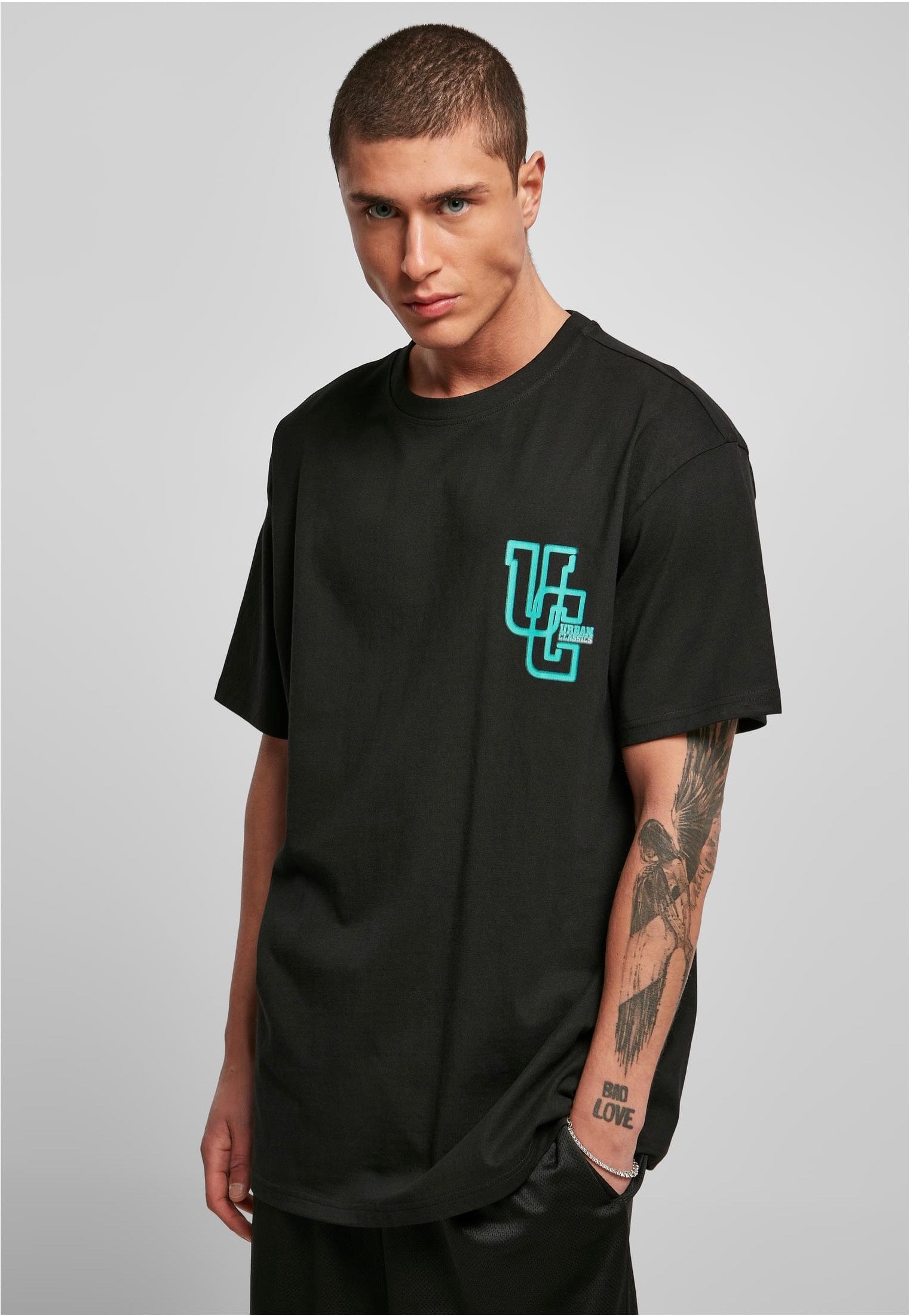 urban-classics-glow-logo-black-t-shirt-noir-homme image 1