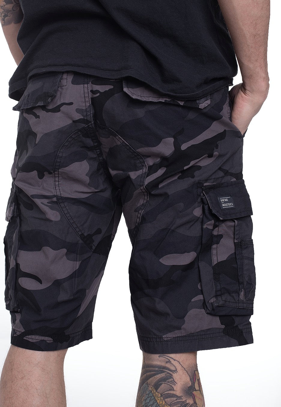 vintage-industries-rowing-dark-camo-short-camouflage-homme image 4