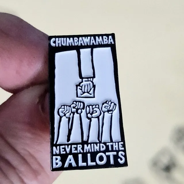 chumbawamba-pin-s-broche-maill-e-petit-mod-le-groupe-punk image 1