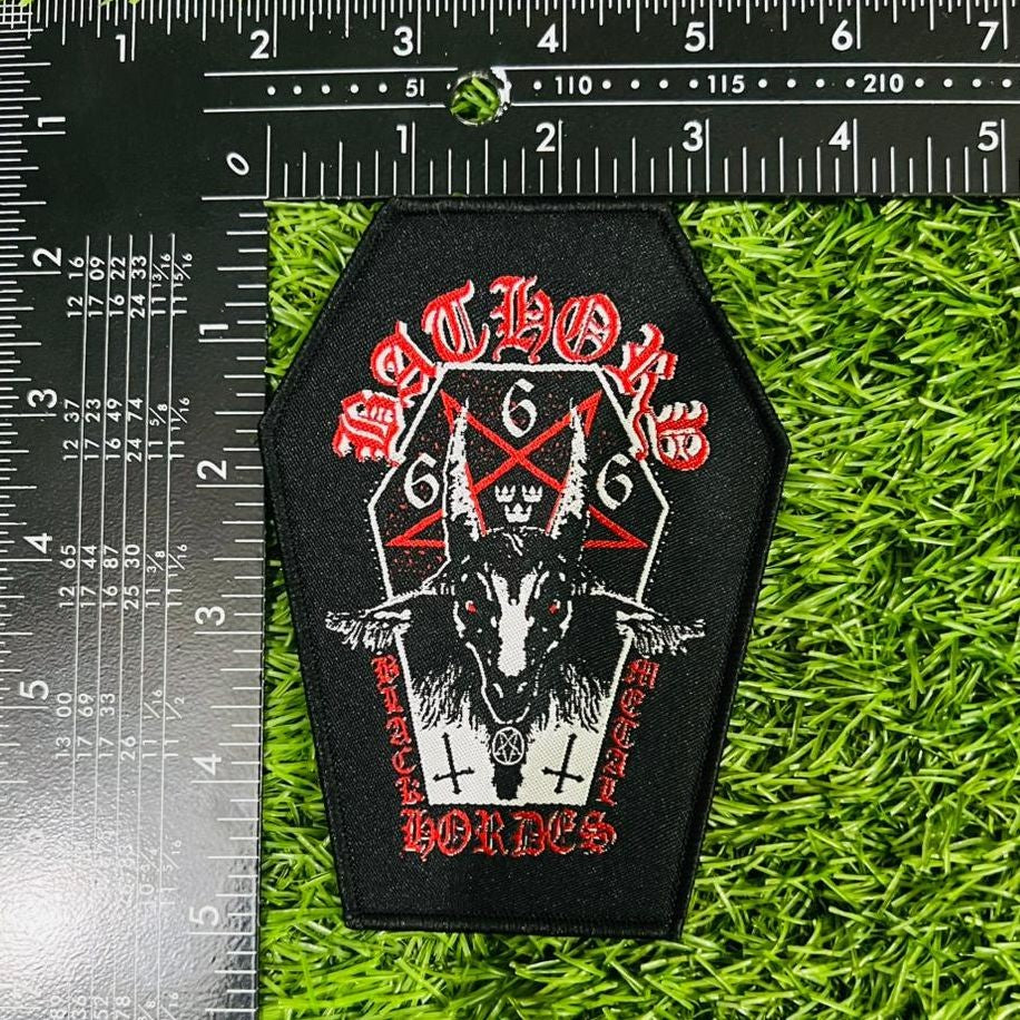 bathory-bathory-cusson-cercueil-tiss-bordure-rouge image 5