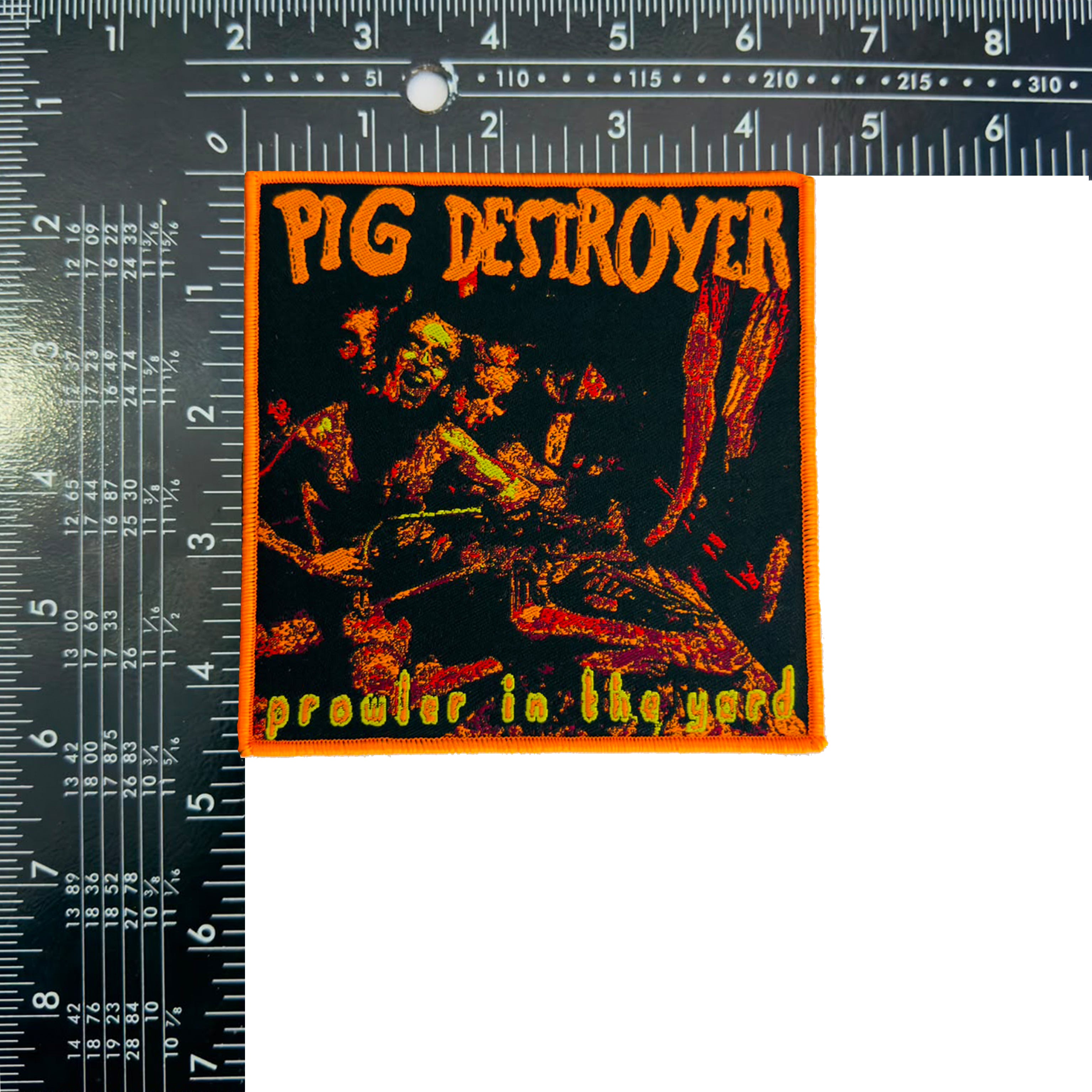 pig-destroyer-prowler-in-the-yard-patch-tiss-bordure-noire image 7
