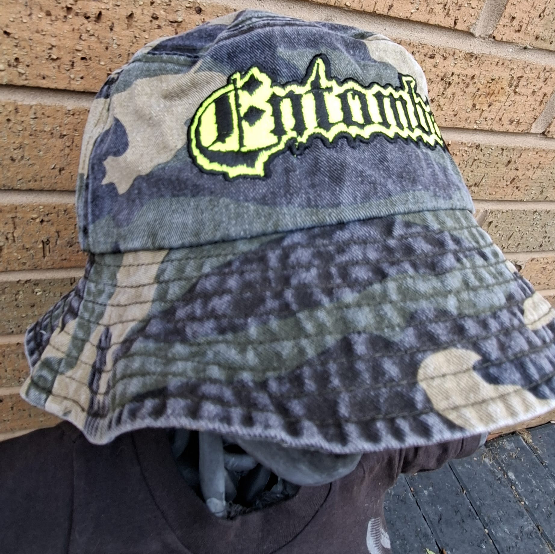 entombed-bob-bucket-hat-camo-vert-logo-phosphorescent image 3