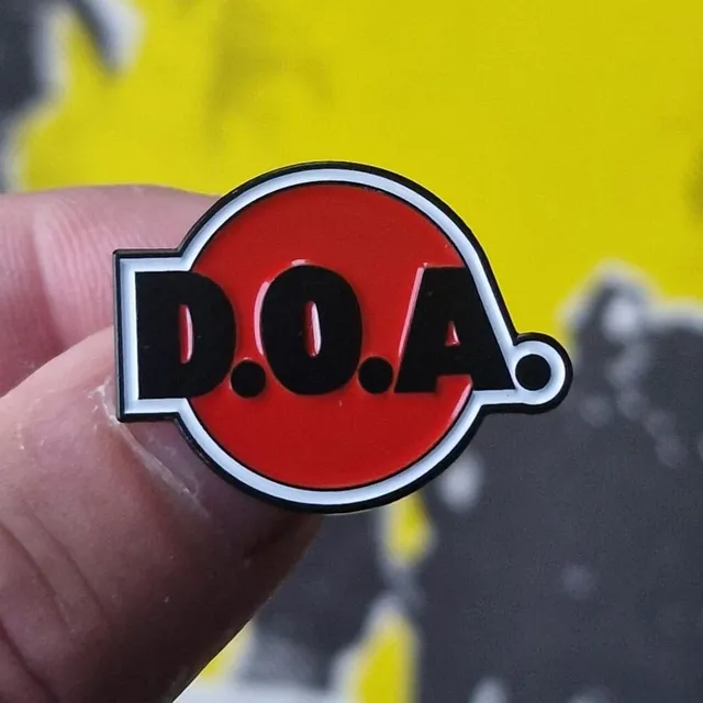 d-o-a-pin-s-mail-petit-mod-le-groupe image 1