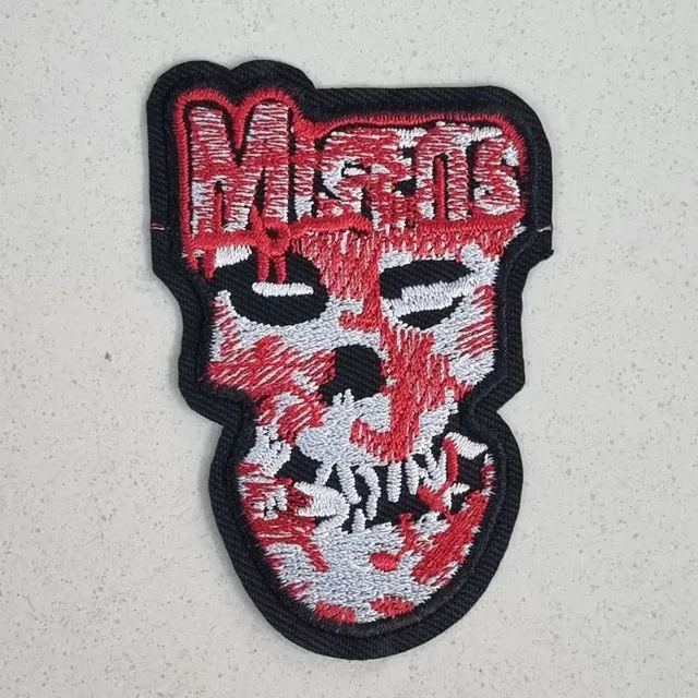 misfits-skull-red-patch-cusson-t-te-de-mort-rouge image 1