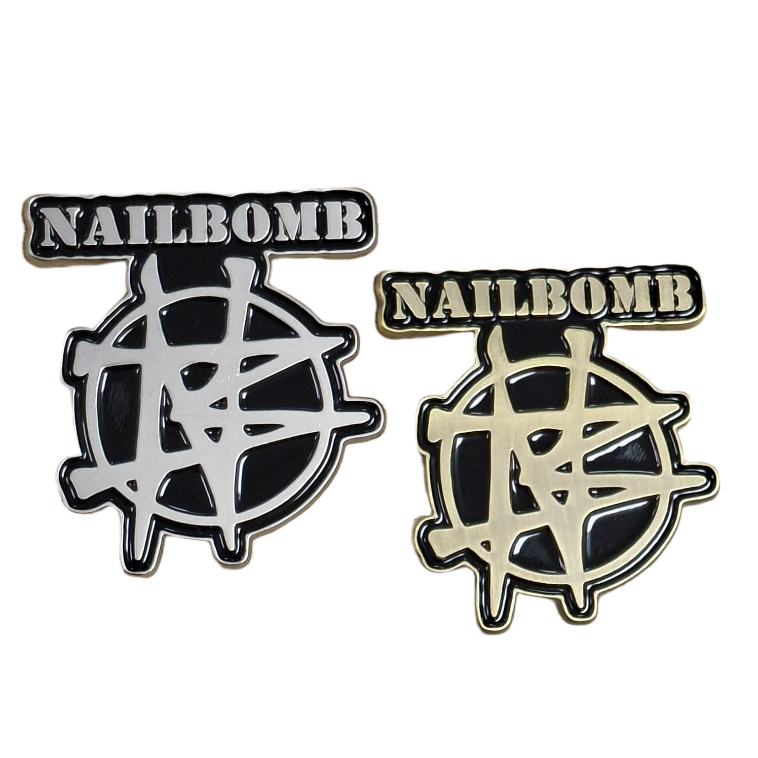 nailbomb-logo-pin-s-mail-m-tal-nickel-mat image 1