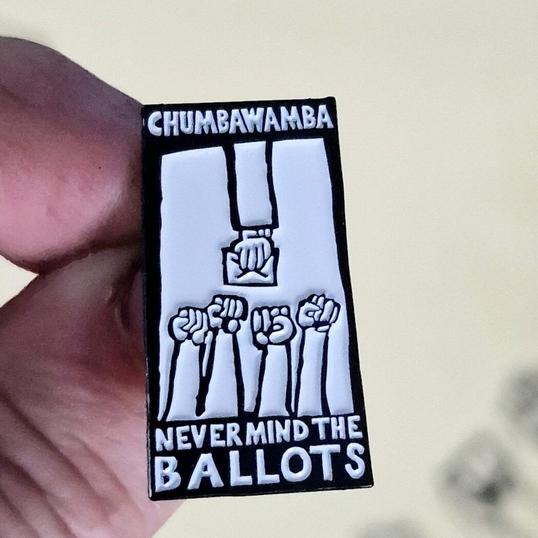 chumbawamba-pin-s-broche-maill-e-petit-mod-le-groupe-punk image 1
