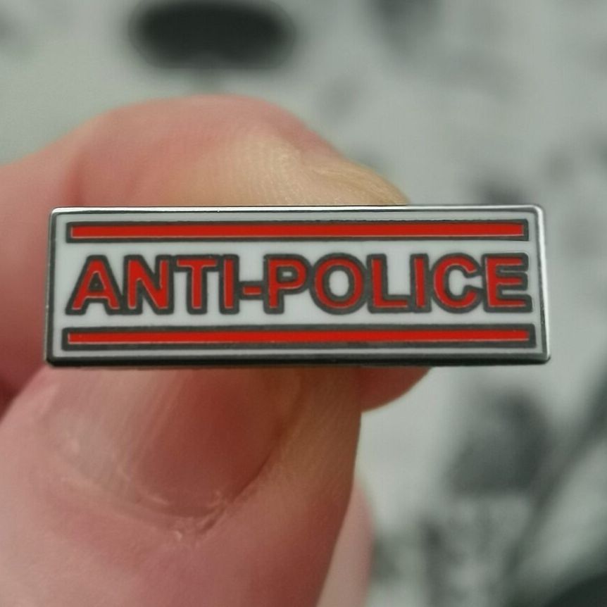 anti-police-pin-mail-petit-format-punk-hardcore image 1