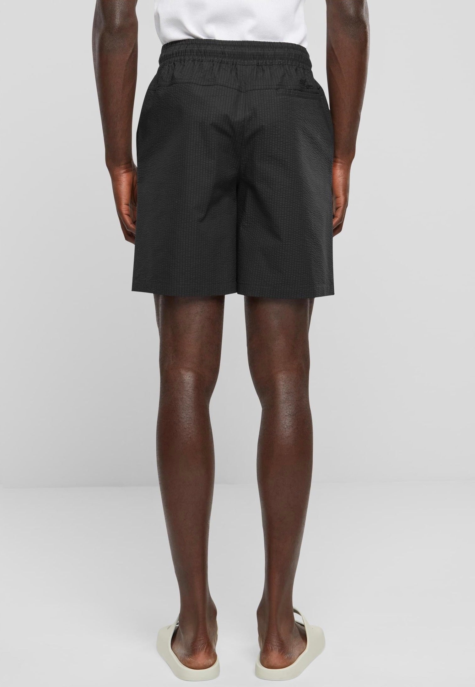 urban-classics-basic-seersucker-short-noir image 4