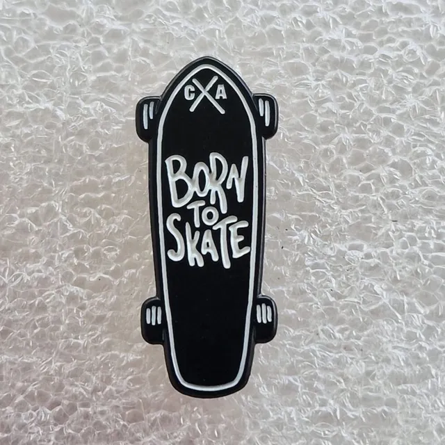 783punx-born-to-skate-pin-mail-petit-30mm-papillon image 1