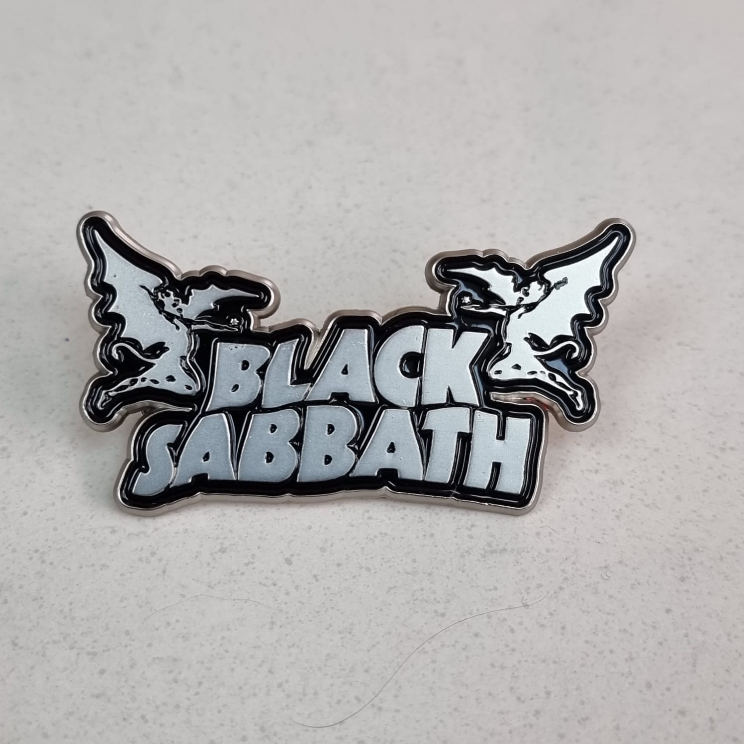 black-sabbath-logo-pin-s-mail-58-mm-violet image 2