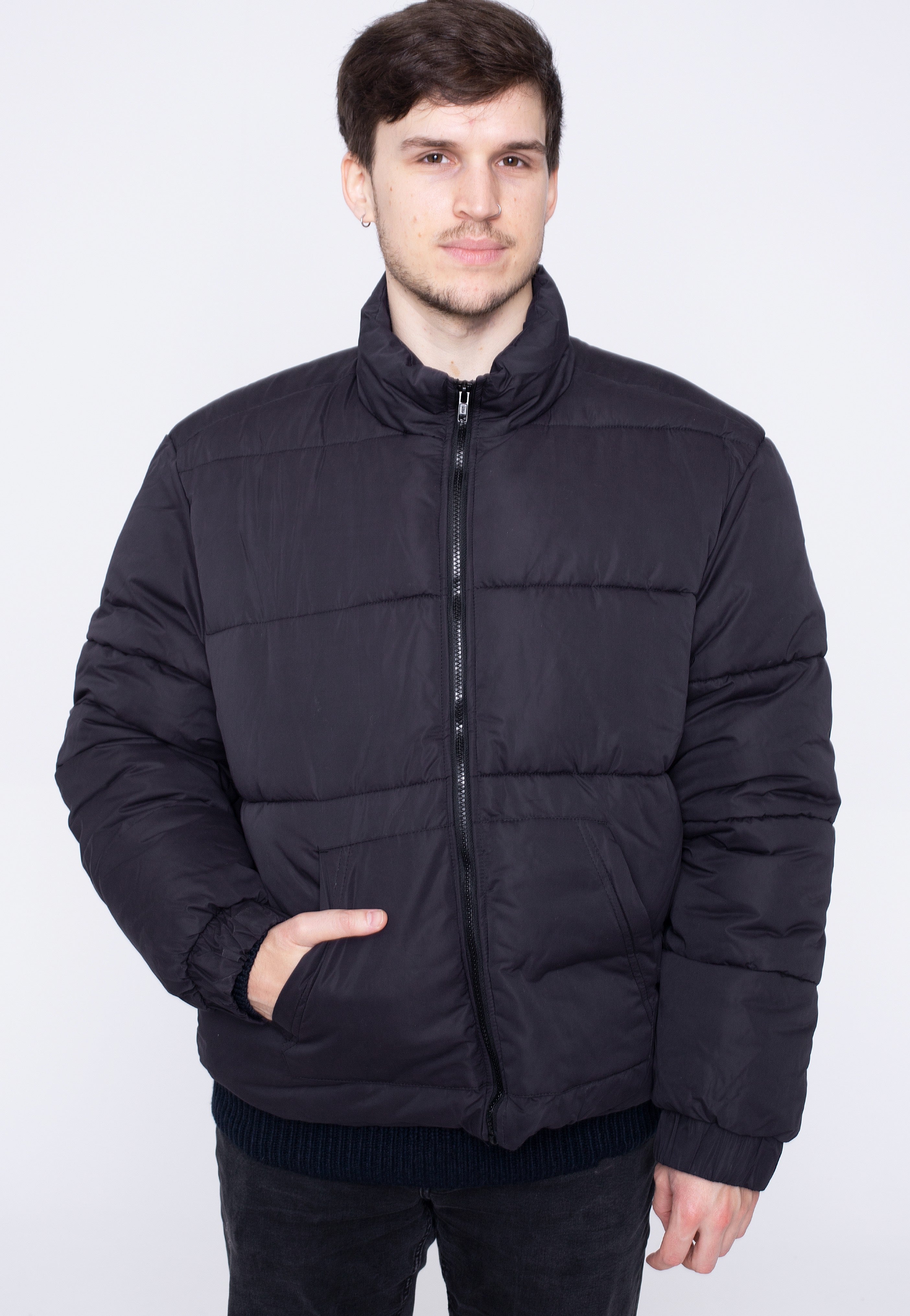urban-classics-cropped-down-veste-matelass-e-noire-homme-m image 1