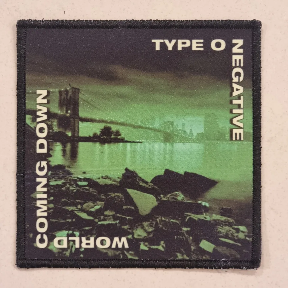 type-o-negative-world-coming-down-patch-cusson-coudre image 1