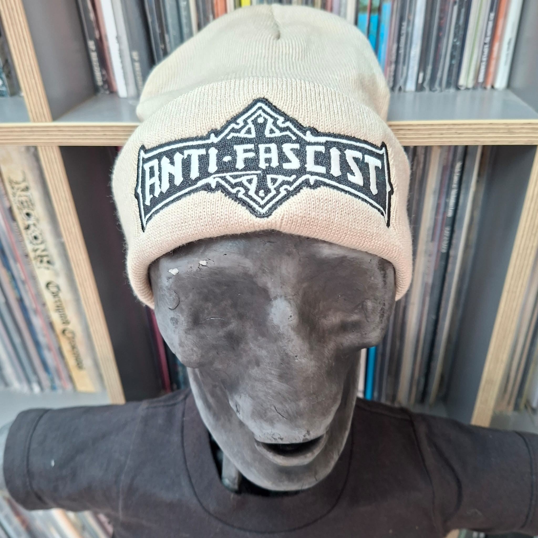 bolt-thrower-anti-fascist-bonnet-beige-phosphorescent image 1