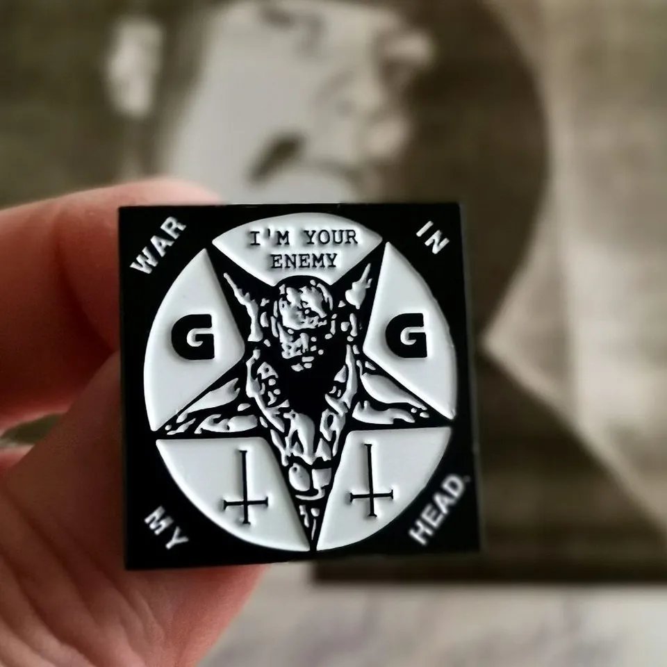 gg-allin-war-in-my-head-pin-s-mail-30mm image 1
