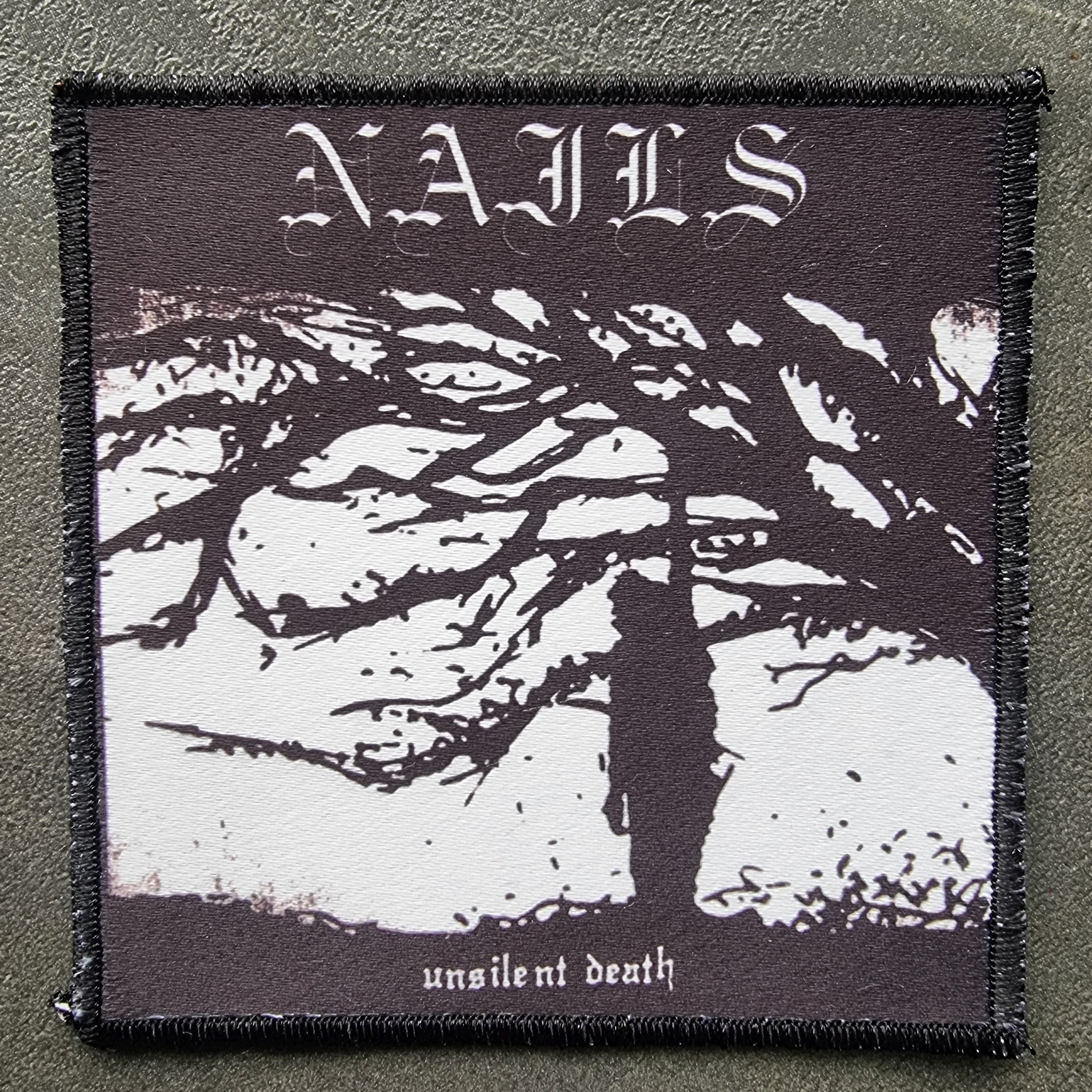 nails-unsilent-death-patch-cusson-coudre image 1