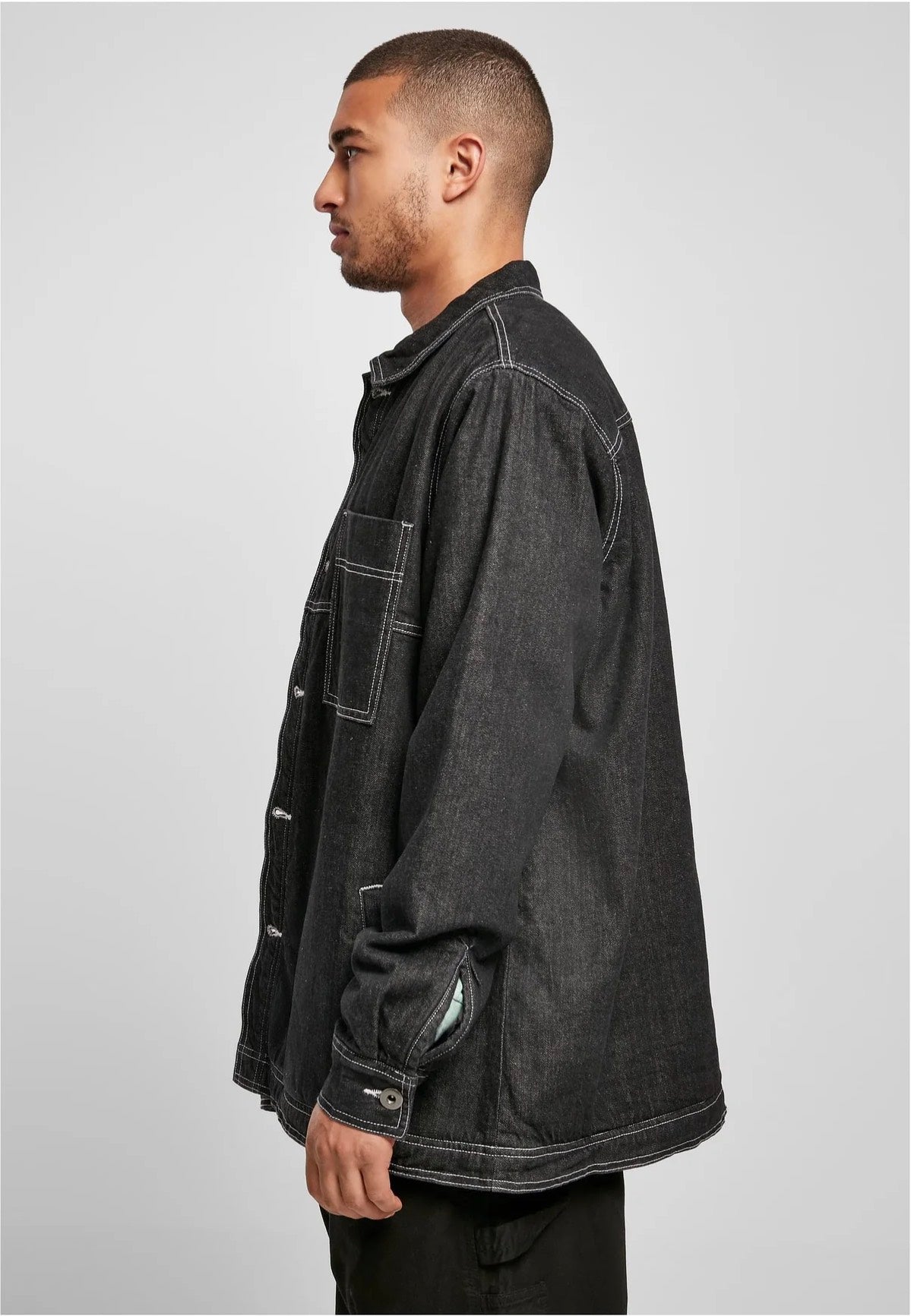 urban-classics-oversized-trucker-raw-veste-jean-noire-oversize image 4