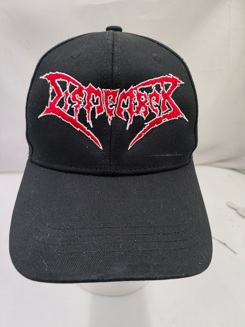dismember-logo-casquette-baseball-brod-e-rouge image 1