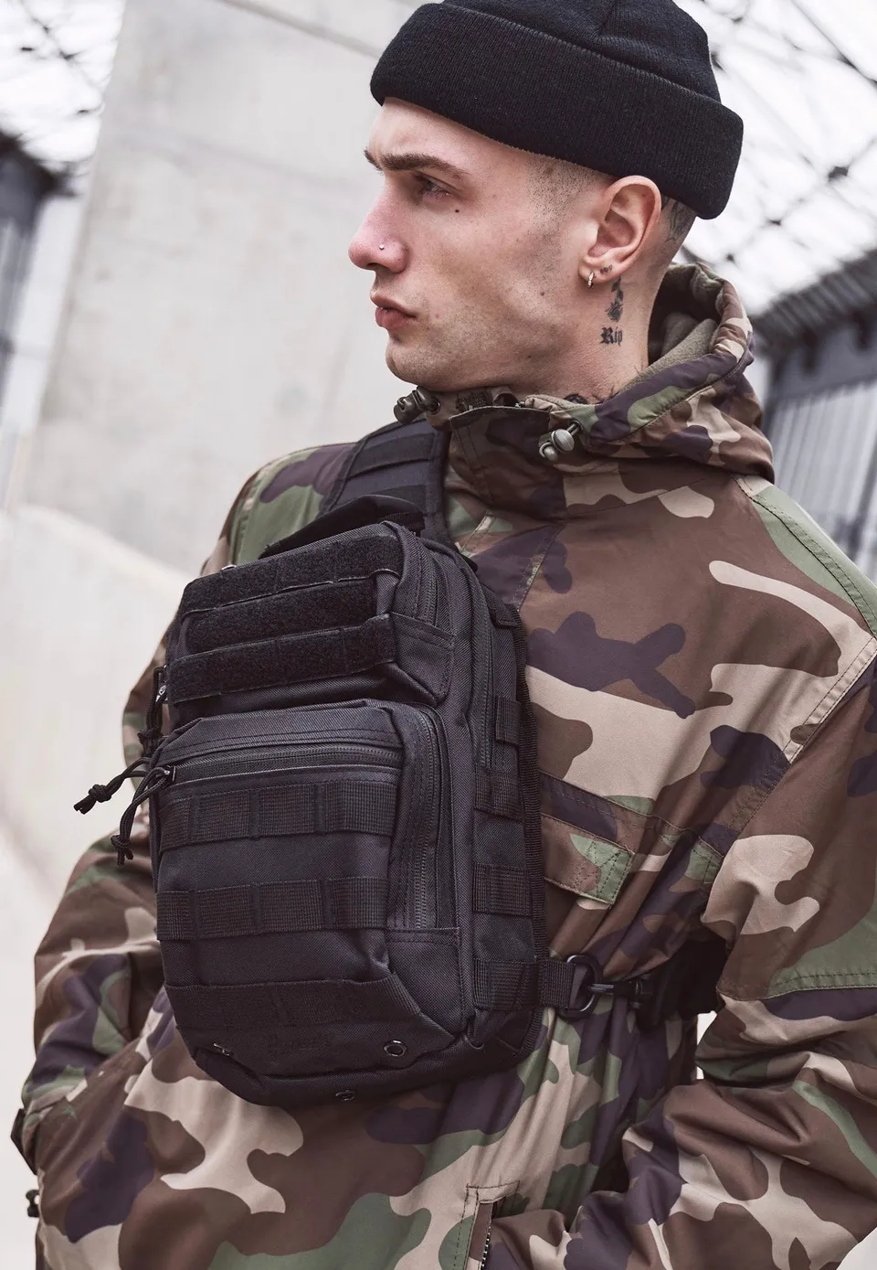 brandit-us-cooper-everydaycarry-sac-bandouli-re-noir image 1