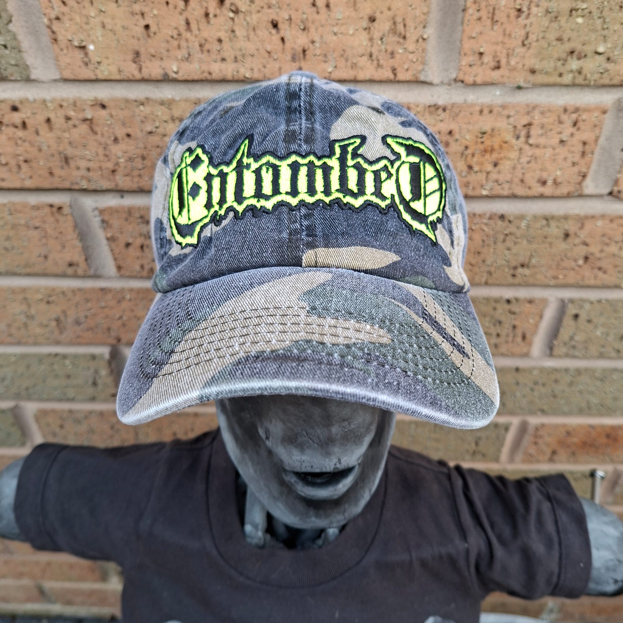 783punx-entombed-logo-casquette-dad-cap-camo-vert-phosphorescent image 1
