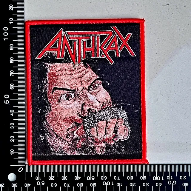 anthrax-fistful-of-metal-patch-tisse-bord-rouge image 1