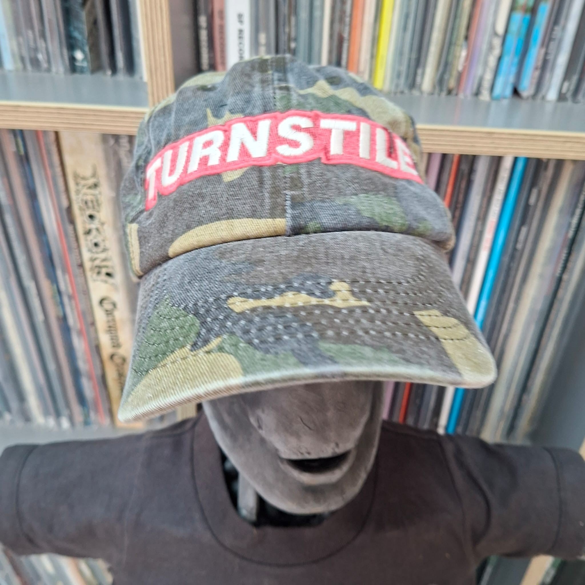 turnstile-logo-casquette-dad-cap-camo-vert-fluo image 1