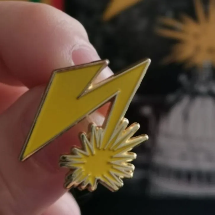bad-brains-clair-pin-s-mail-noir-petit-35mm image 1