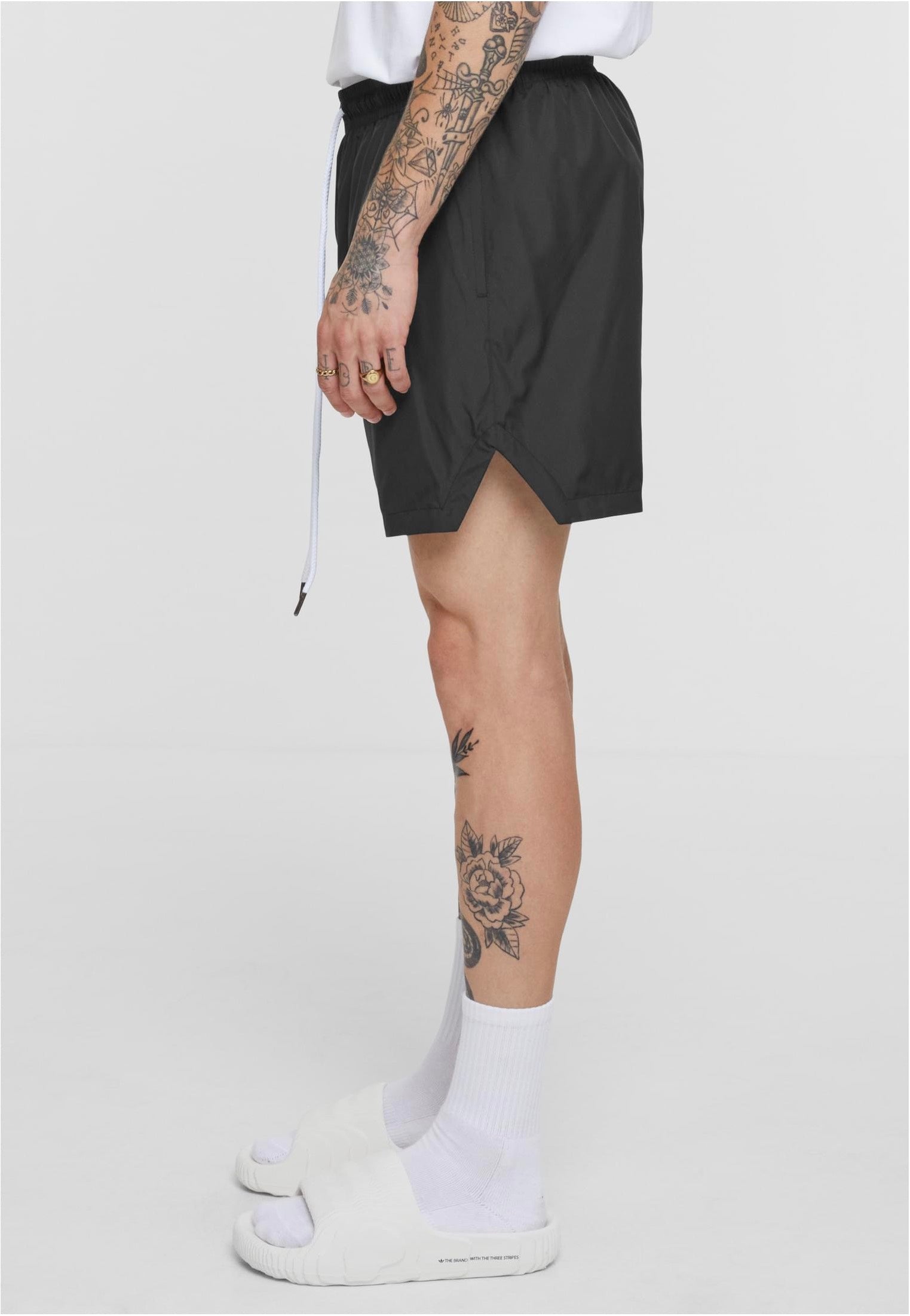 urban-classics-basic-running-black-short-homme-noir image 2