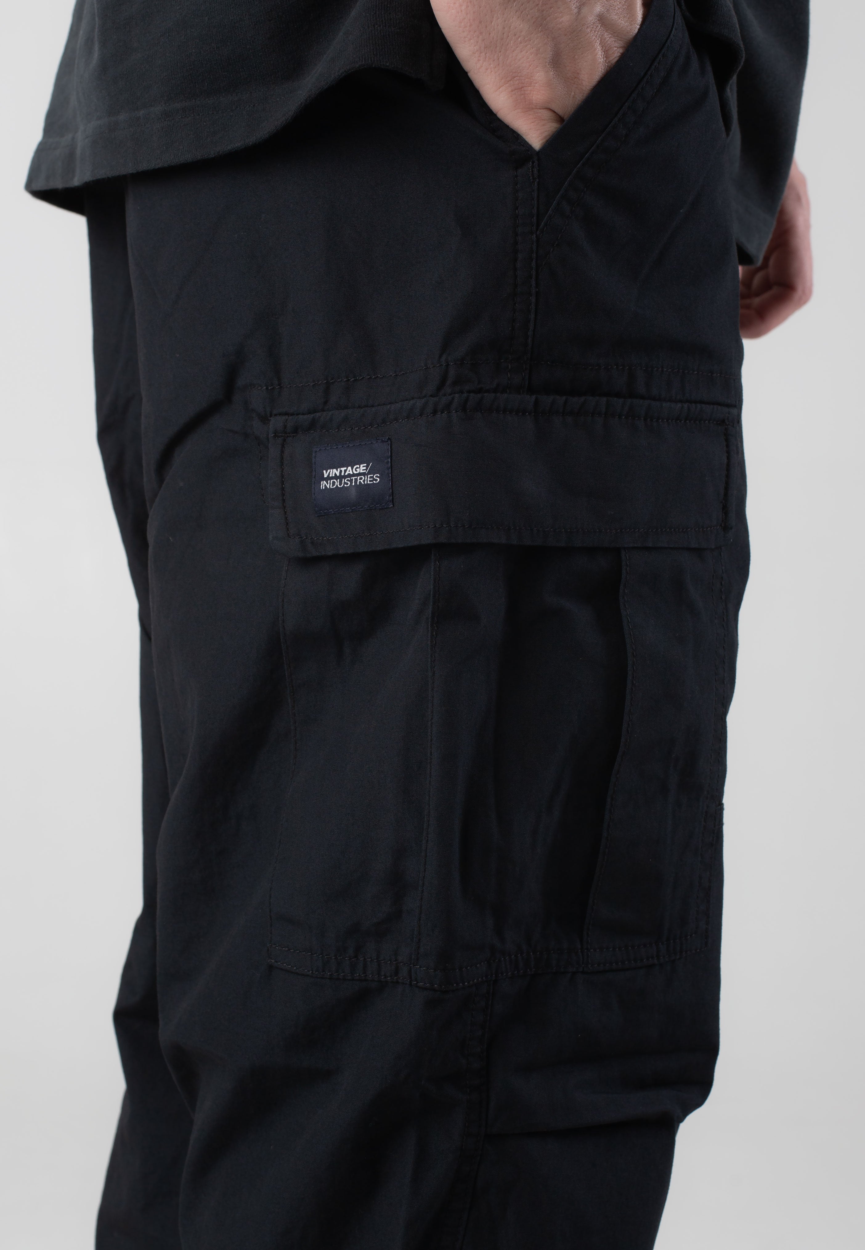 vintage-industries-bruce-pantalon-cargo-noir-homme image 4