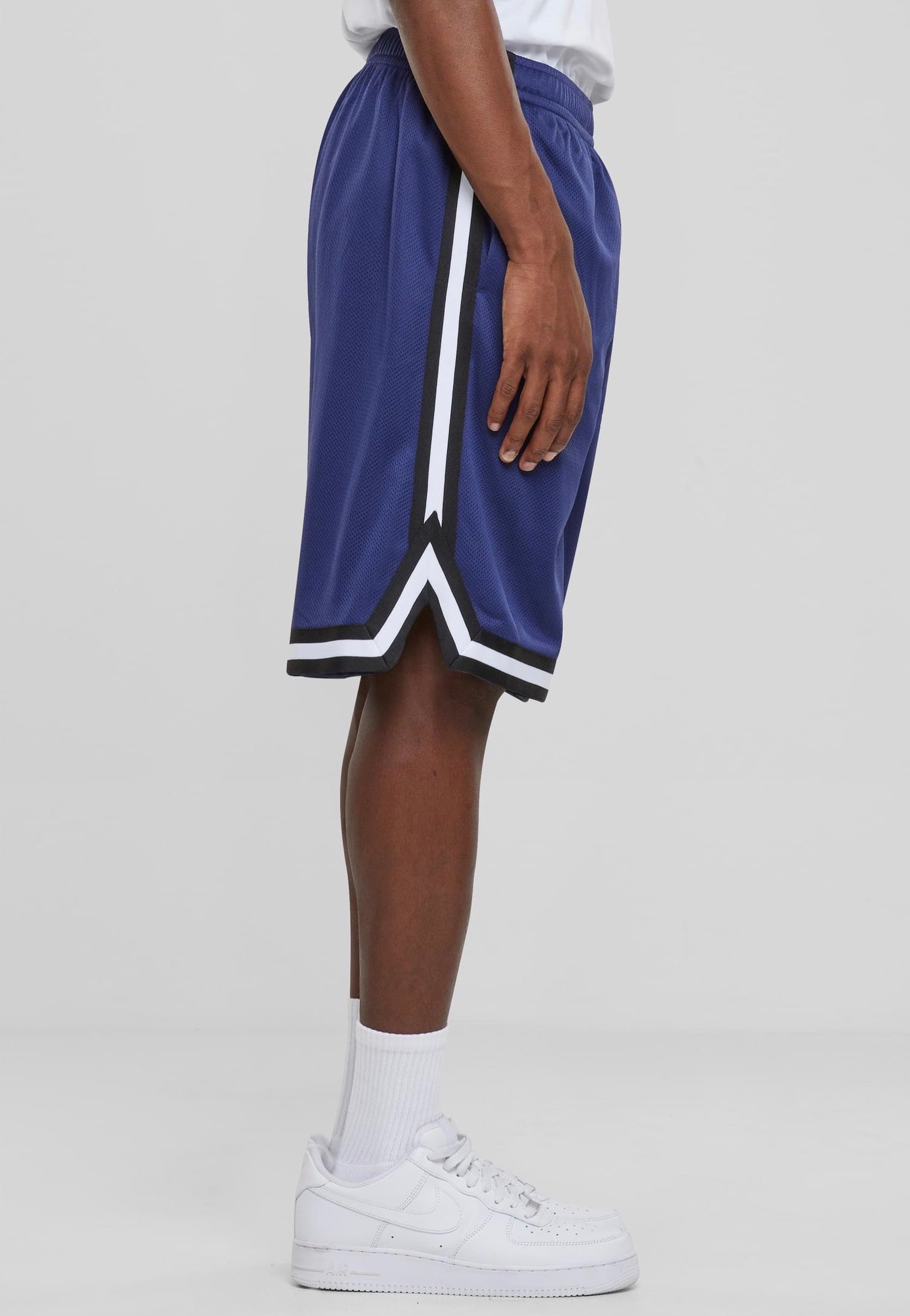 urban-classics-stripes-mesh-short-bleu-m image 4