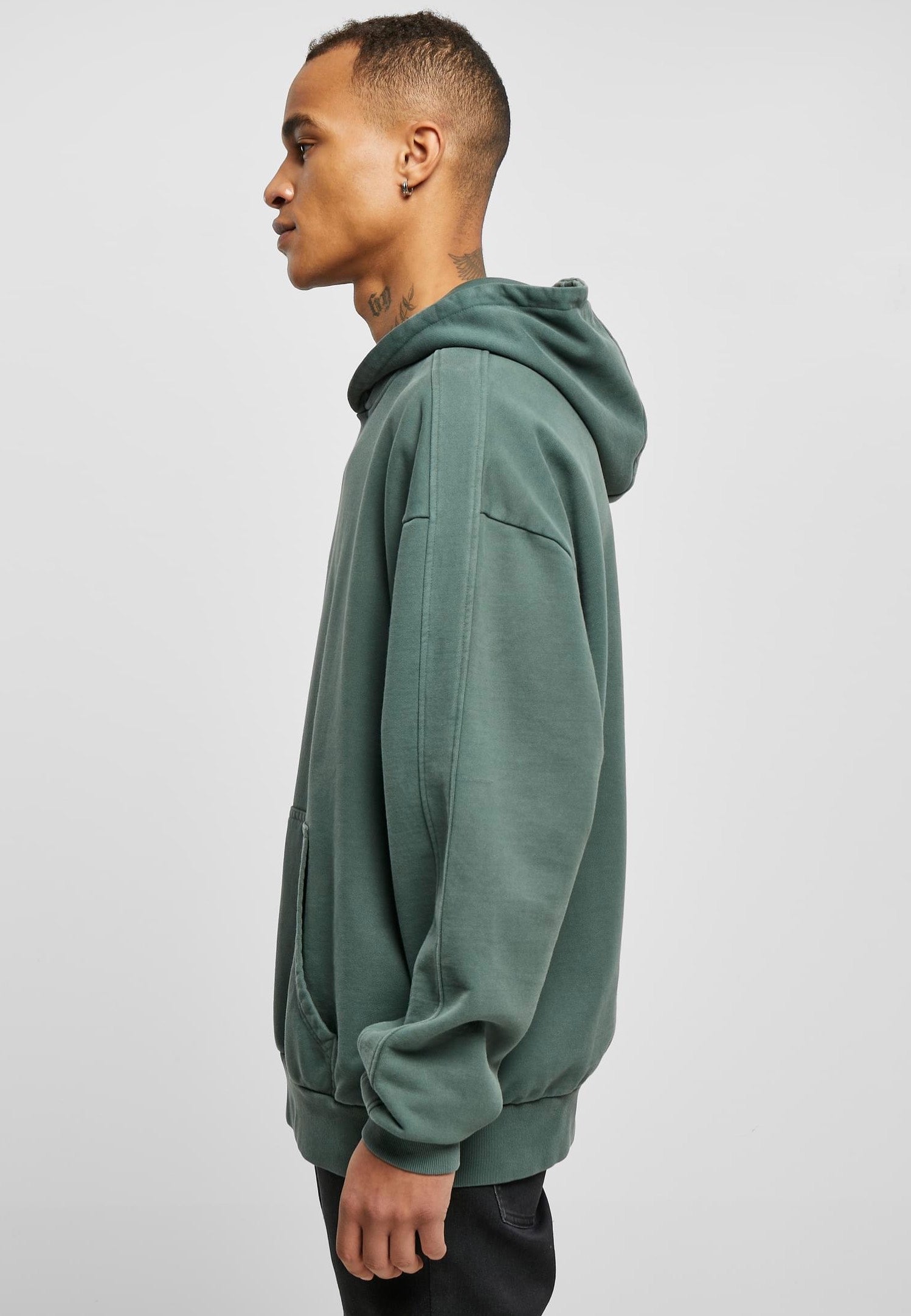 urban-classics-heavy-terry-garment-dye-hoodie-vert image 2